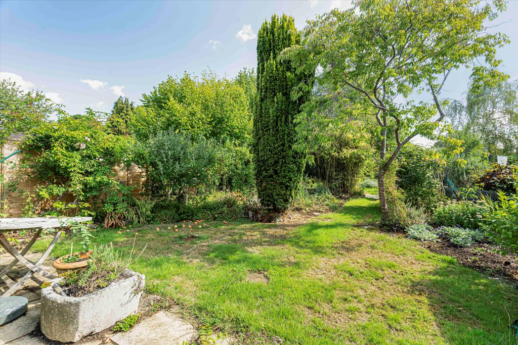 Property photo 3 of 17 Image