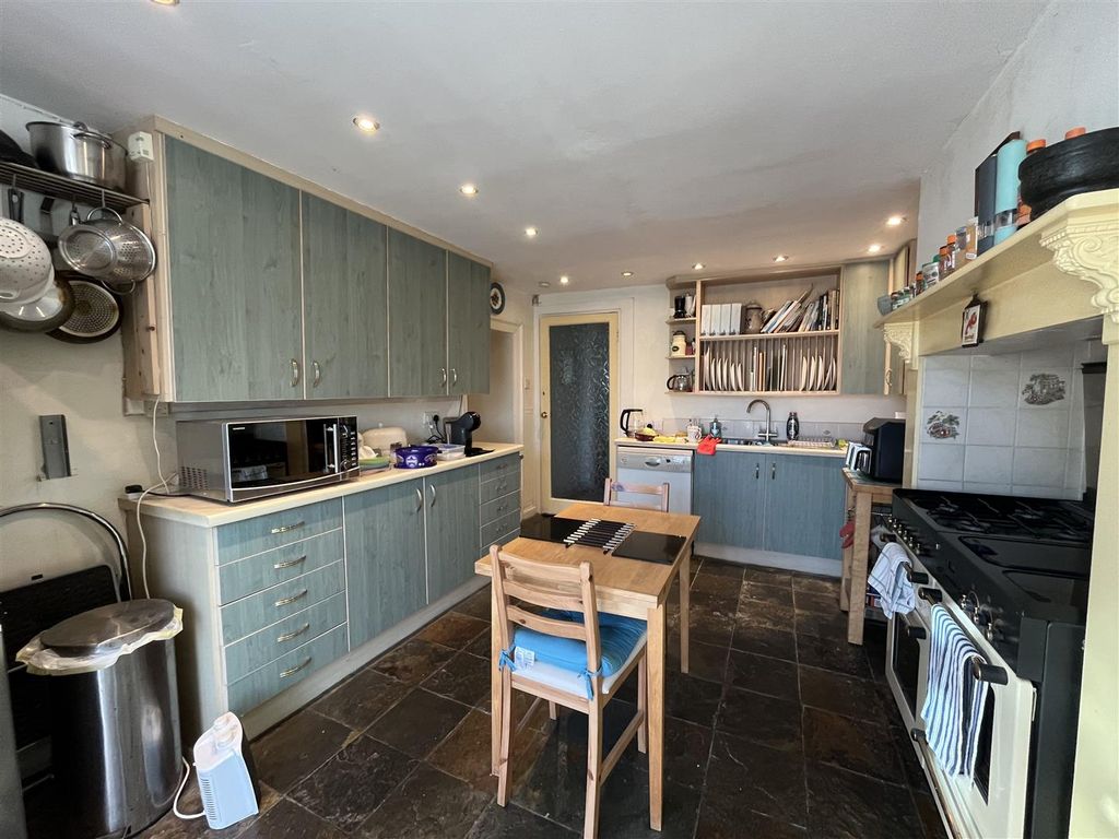 Property photo 2 of 27 Kitchen