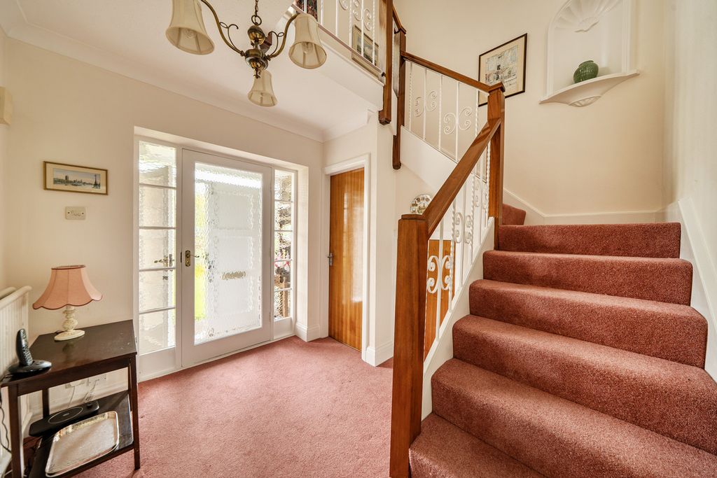 Property photo 3 of 19