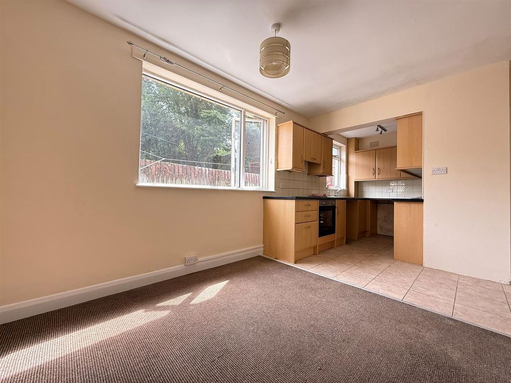 Property photo 3 of 19 Kitchen Diner