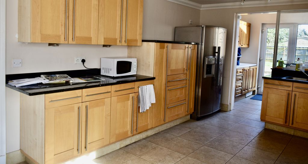 Property photo 3 of 8 Room