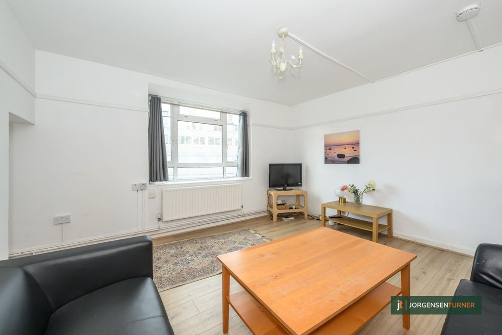 Property photo 3 of 12 Mackay House 52-012 Lr - Jt.Jpg
