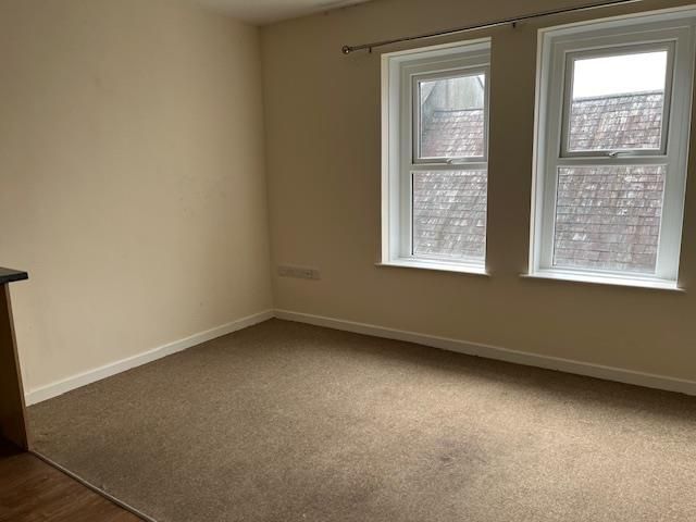 Property photo 3 of 4 Living Room/Bedroom