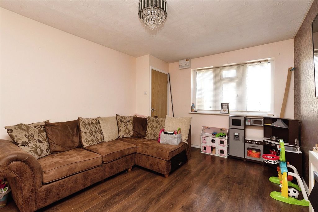 Property photo 2 of 15 Picture No. 04