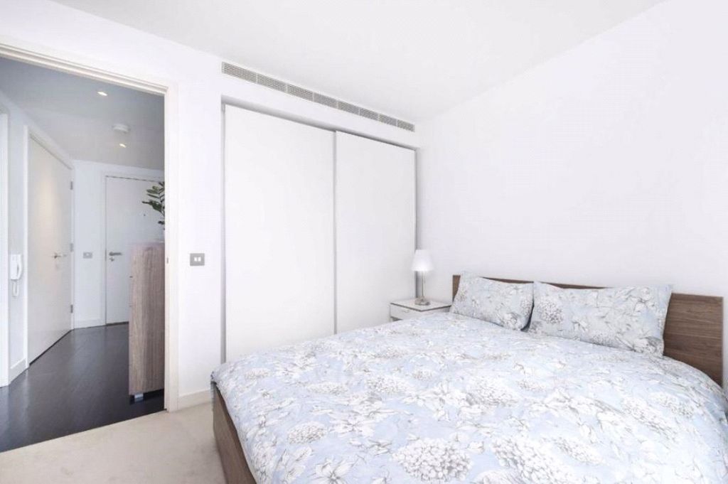 Property photo 2 of 8 Bedroom