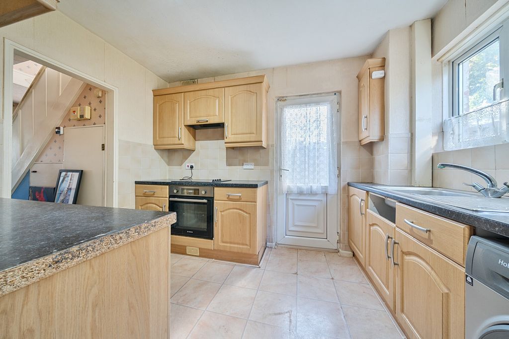 Property photo 3 of 20 1469120-6-6A170ce...