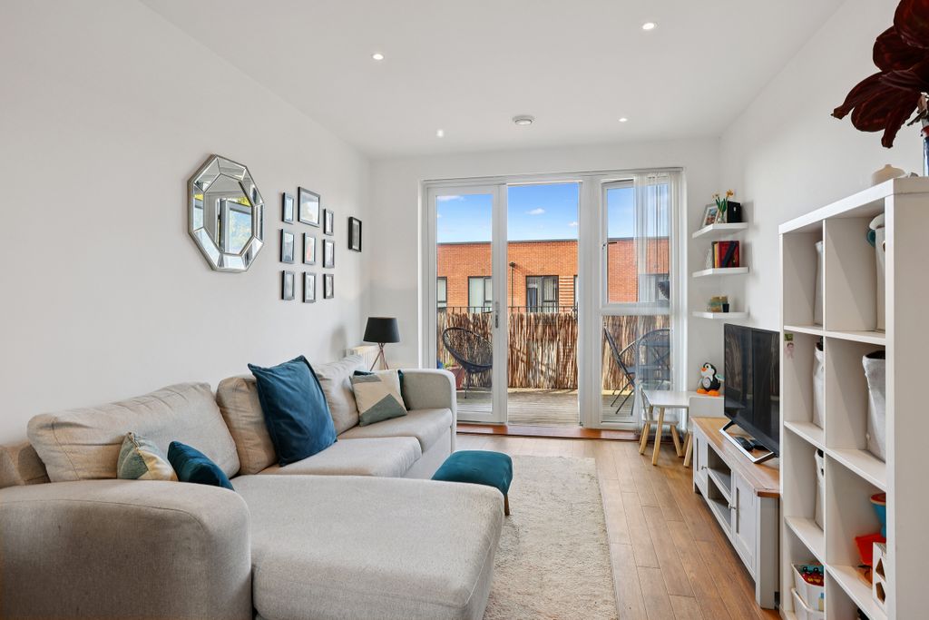 Property photo 1 of 22 Reception