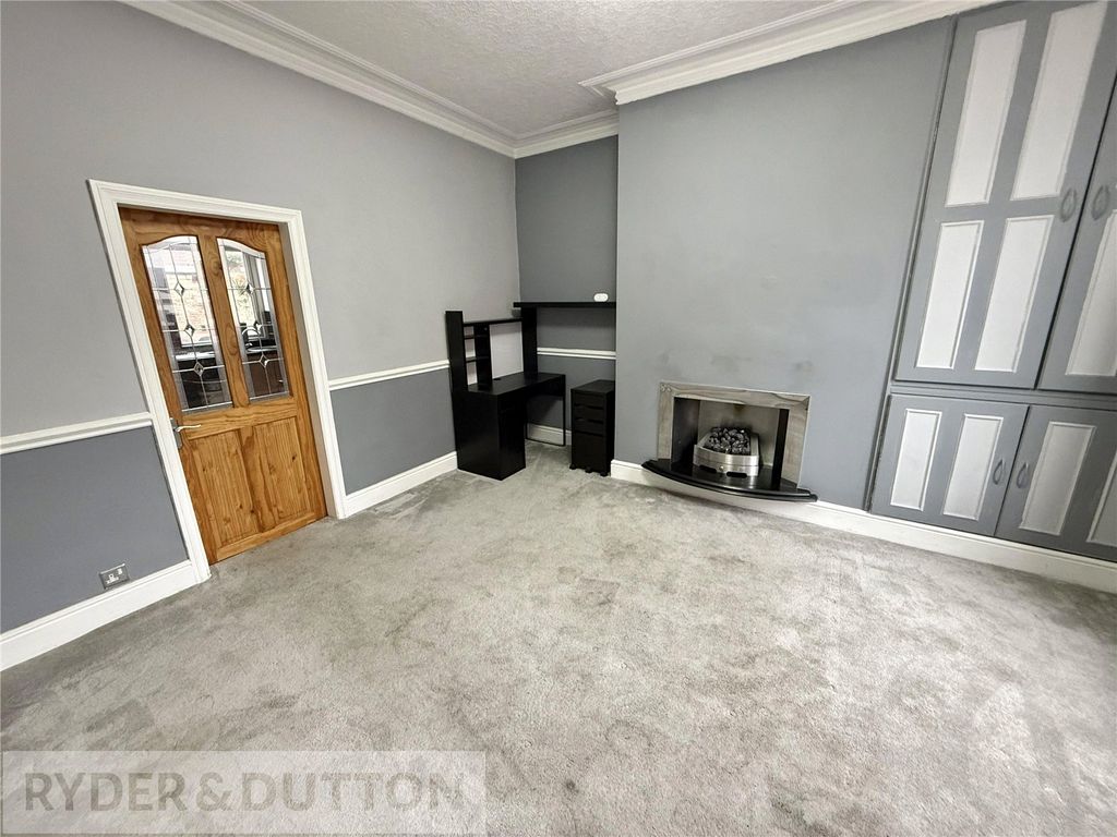 Property photo 2 of 20 Lounge