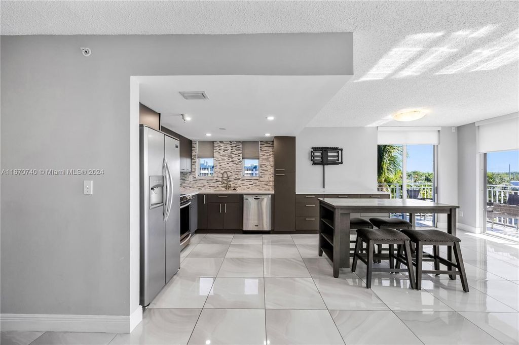 Property photo 3 of 27 <Alttext/>