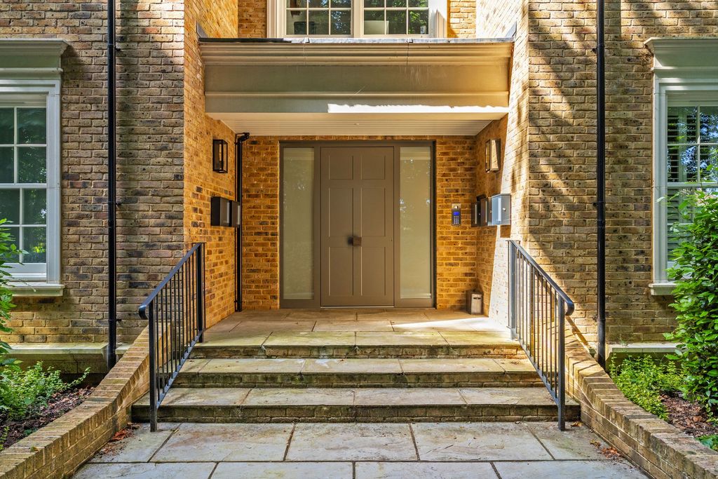 Additional image 9 of 2 bed flat for saleLangham Place, Winchester SO22