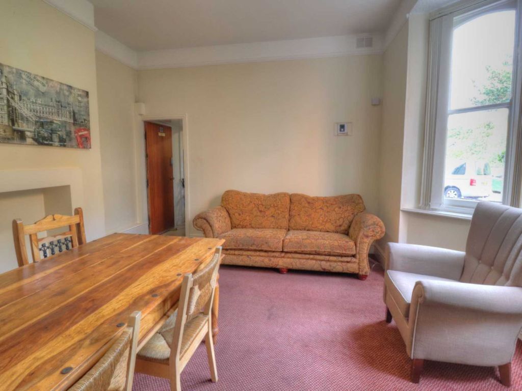 Property photo 3 of 27