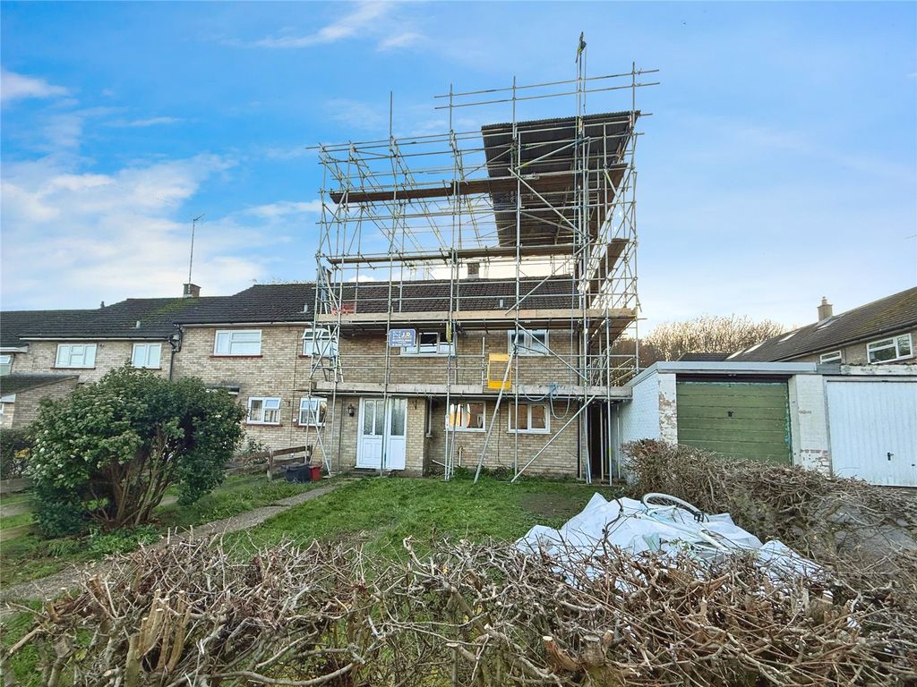 Property photo 3 of 9 Front