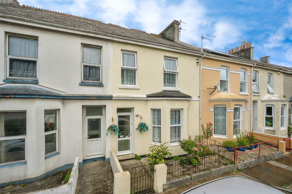 Property photo 1 of 17