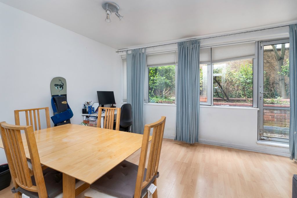 Property photo 2 of 10 Picture No. 17