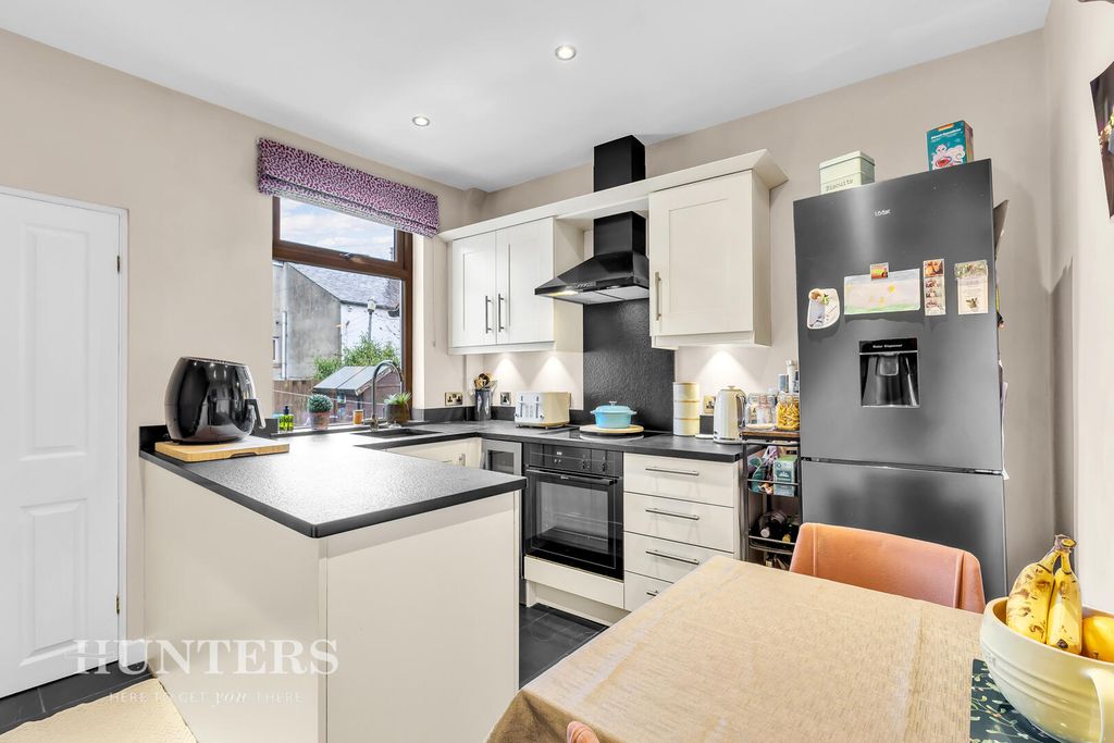 Property photo 3 of 15 Kitchen