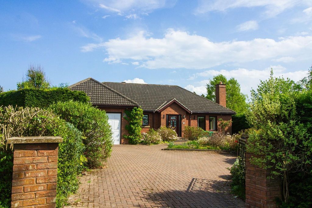 Property photo 1 of 17 Front External