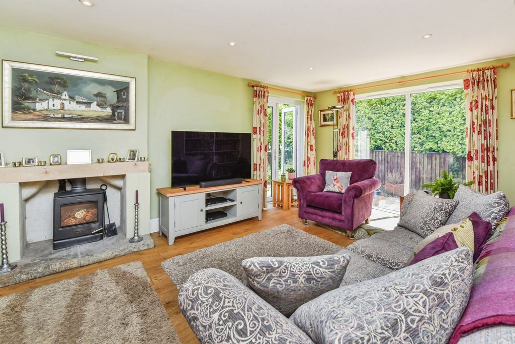 Property photo 2 of 17 Photo