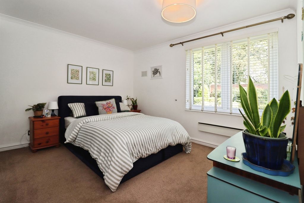 Additional image 8 of 2 bed flat for saleMarlborough Drive, Frenchay, Bristol BS16