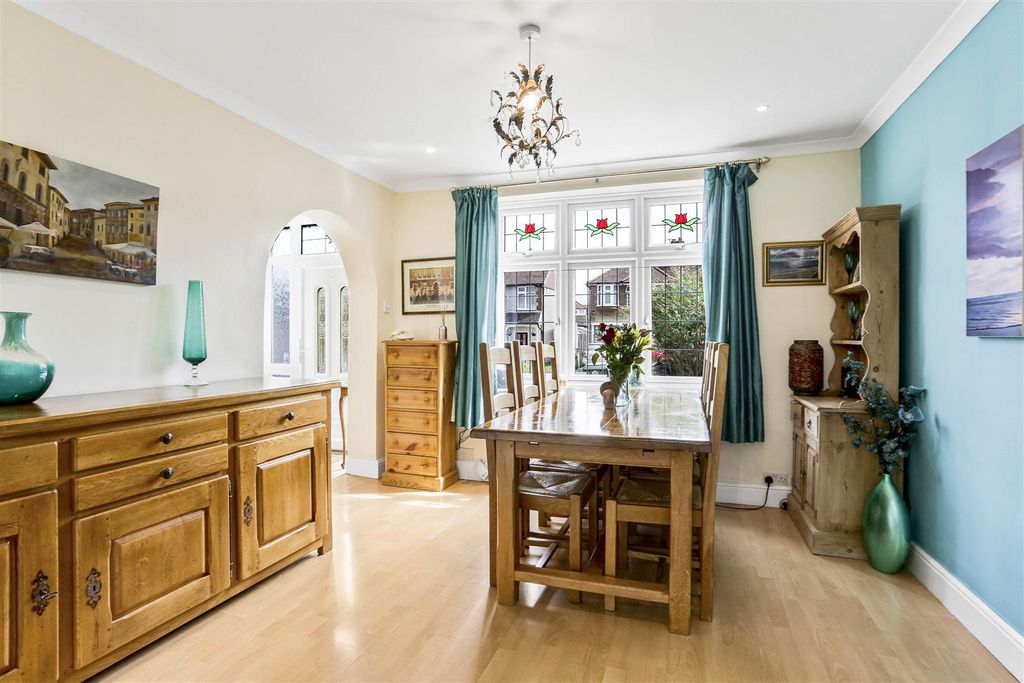 Property photo 3 of 32 1527556077 - 19.Jpg