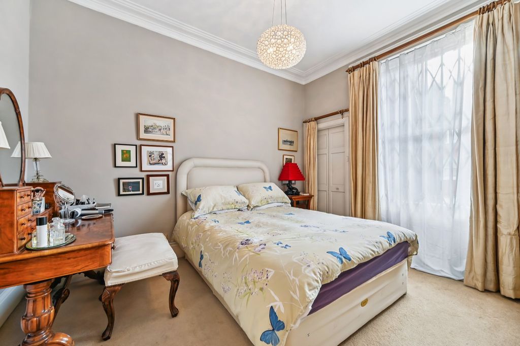 Property photo 3 of 11