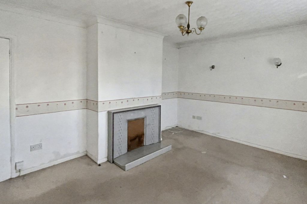 Property photo 2 of 14 18 Melanie Close, Bexleyheath, Da7 5Jh