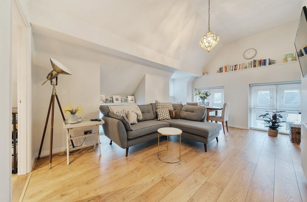 Property photo 2 of 19 Reception