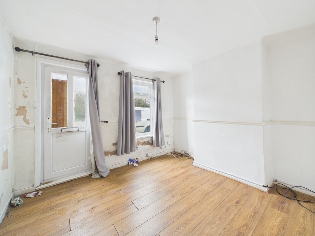 Property photo 2 of 7 Photo 1