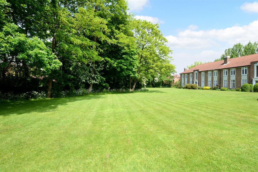 Property photo 3 of 16 Highres2163718.Jpg
