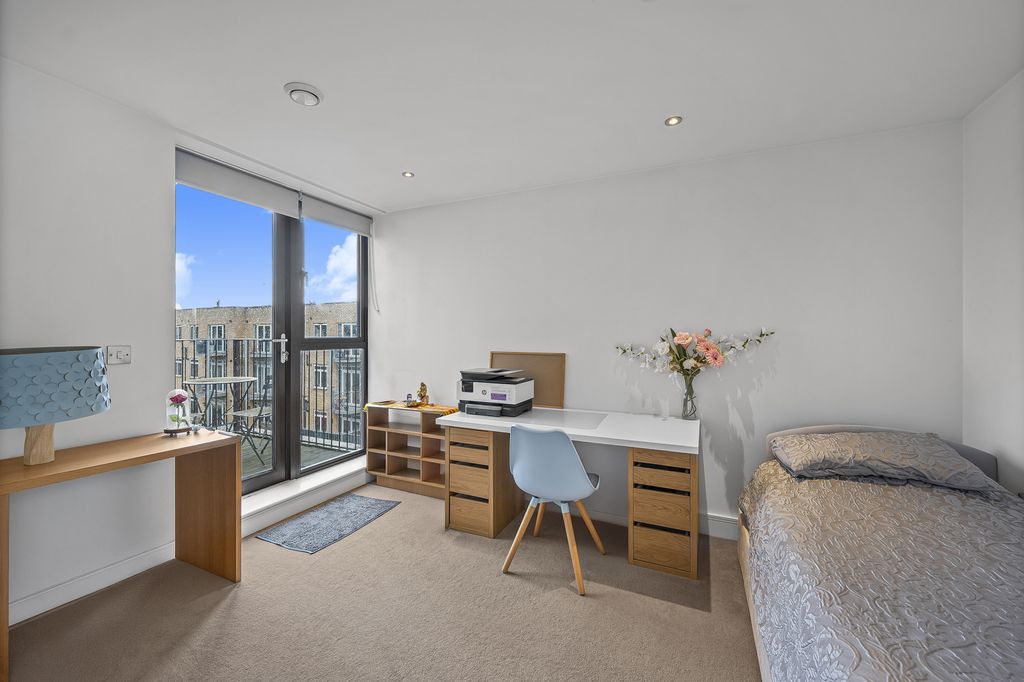 Property photo 3 of 11