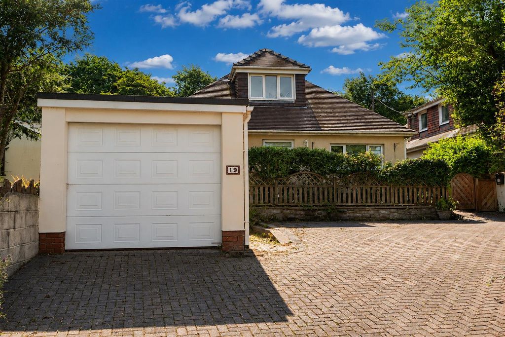 Property photo 1 of 37
