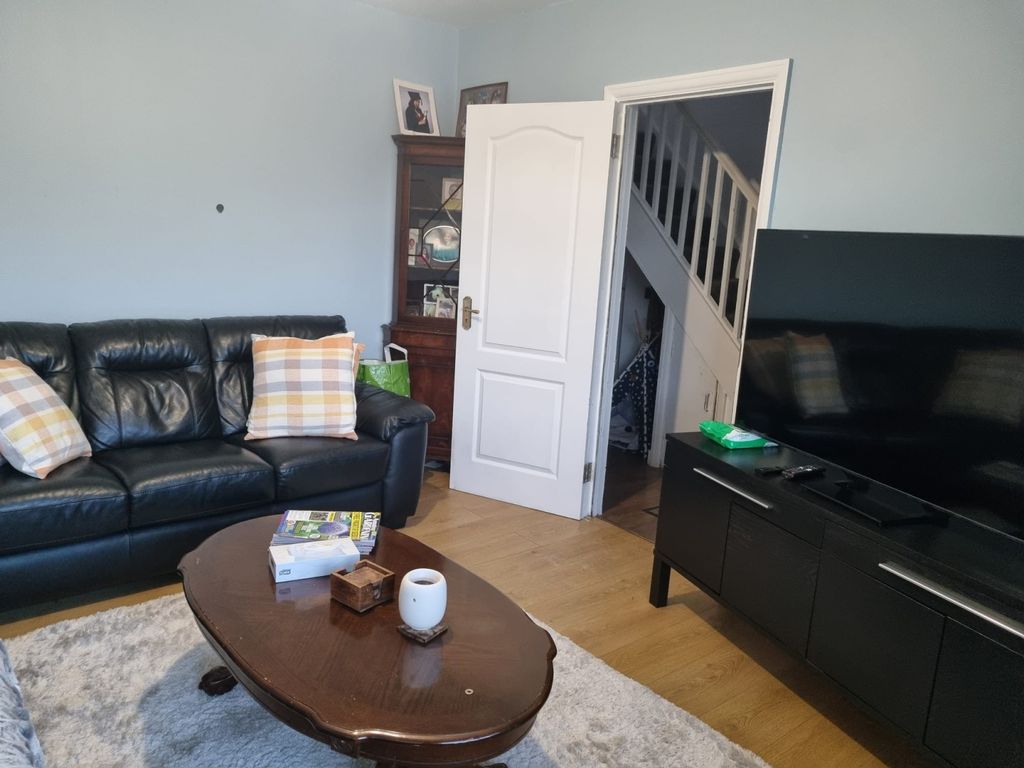 Property photo 3 of 17 Gallery