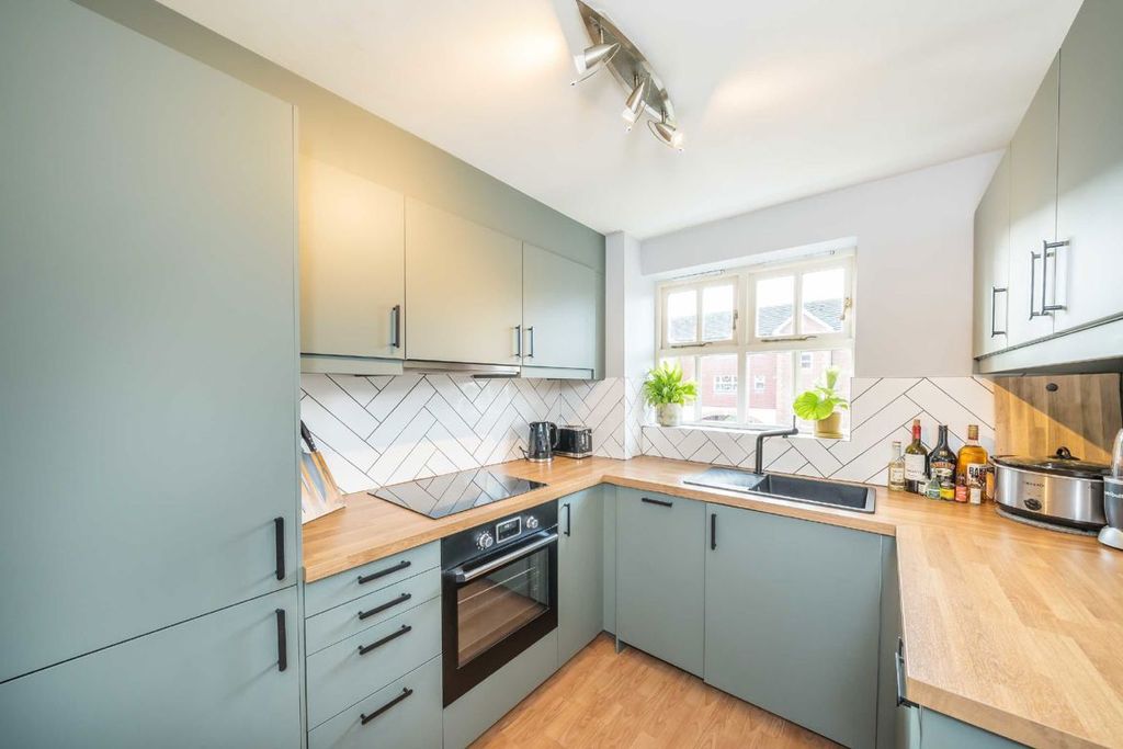 Property photo 3 of 6