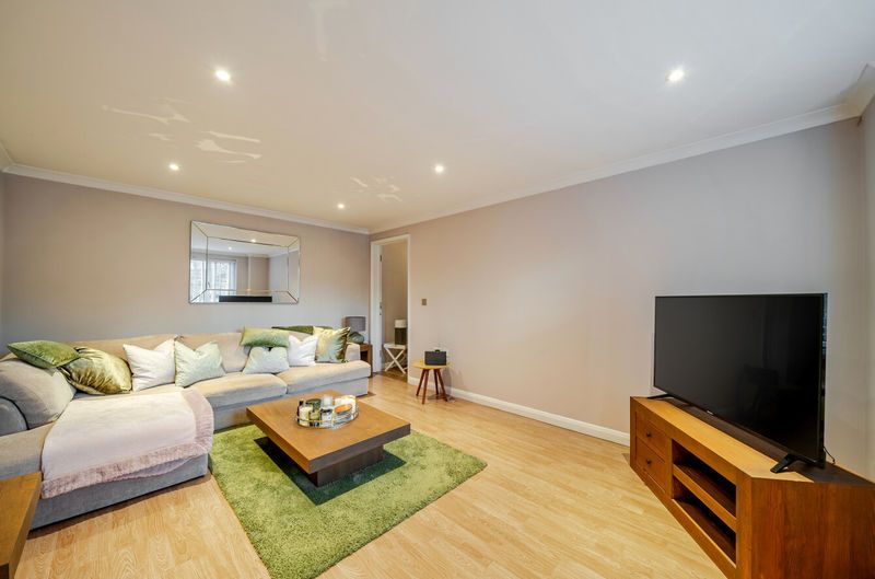 Property photo 3 of 10 Photo 12