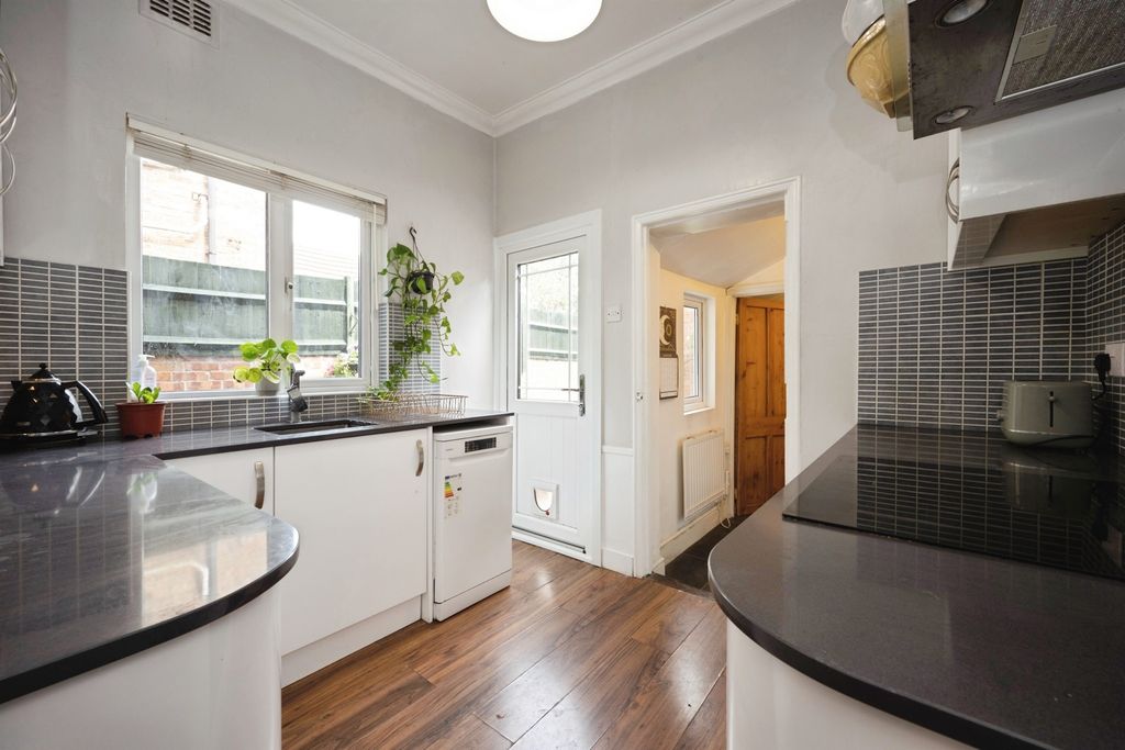 Property photo 2 of 16