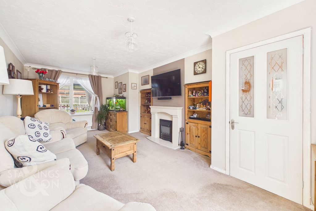 Property photo 2 of 25