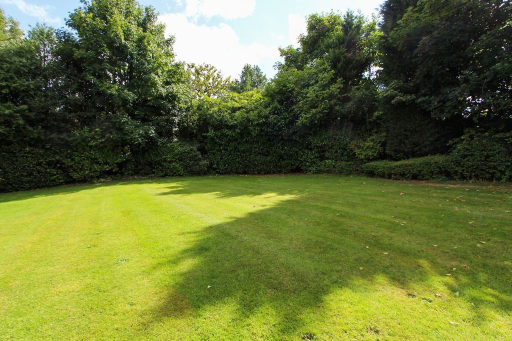 Property photo 2 of 23