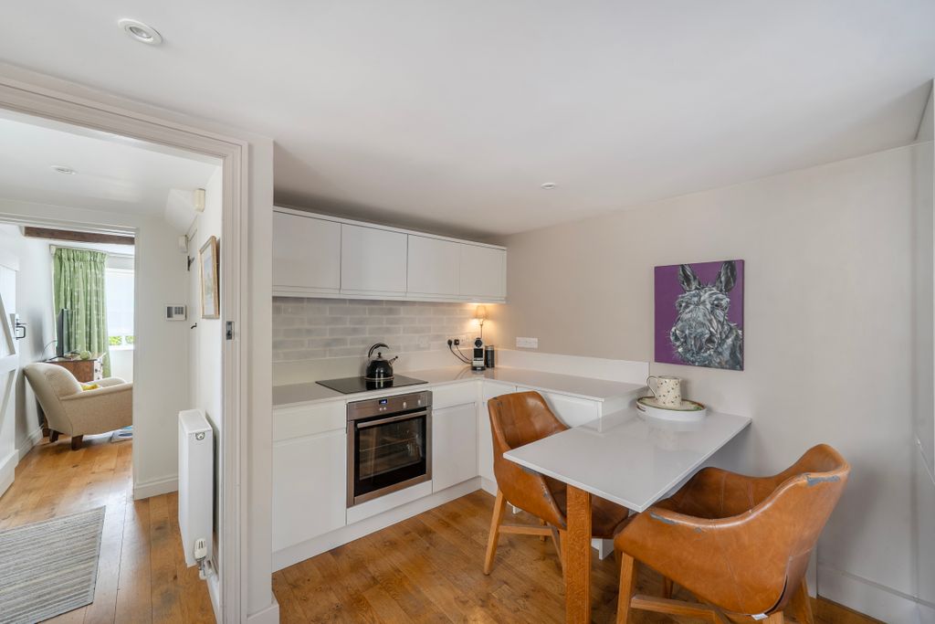 Property photo 2 of 13 14627736