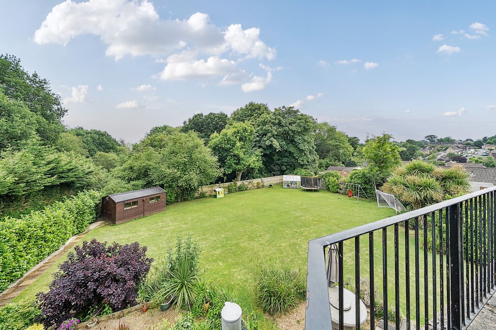 Property photo 3 of 13