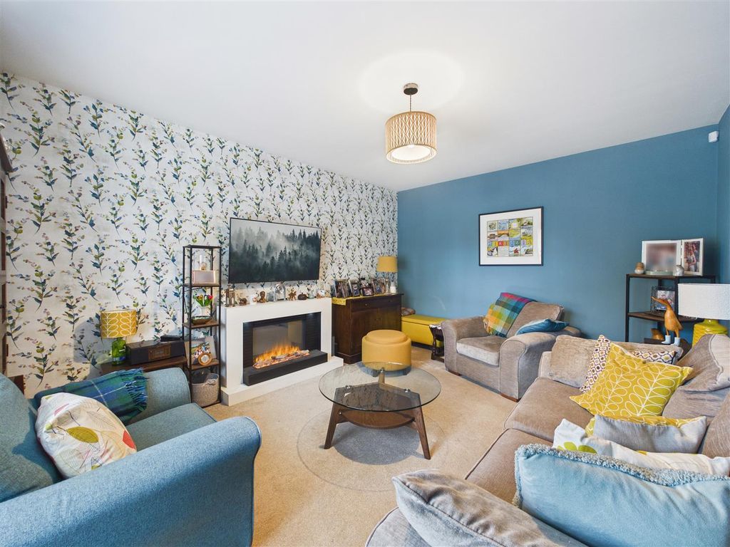 Property photo 3 of 25 Cam05476G0-Pr0137-Still031.Jpg