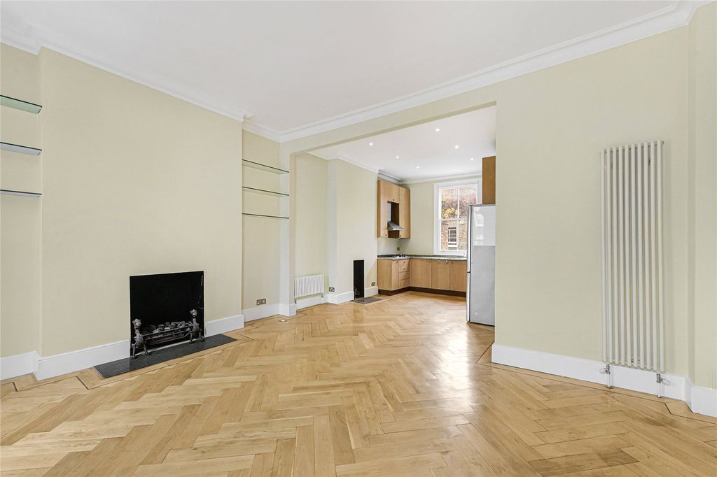 Property photo 2 of 14 Recpetion Room