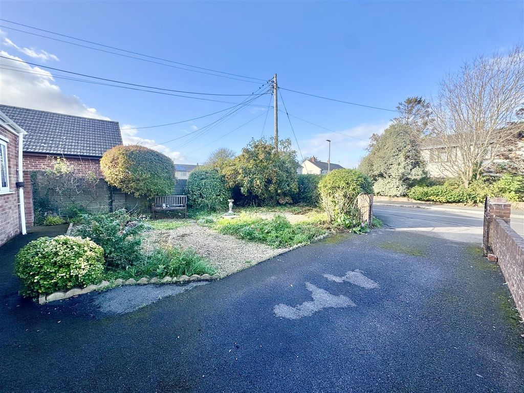 Property photo 3 of 19