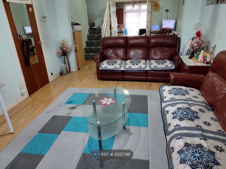 Property photo 2 of 19 Lounge
