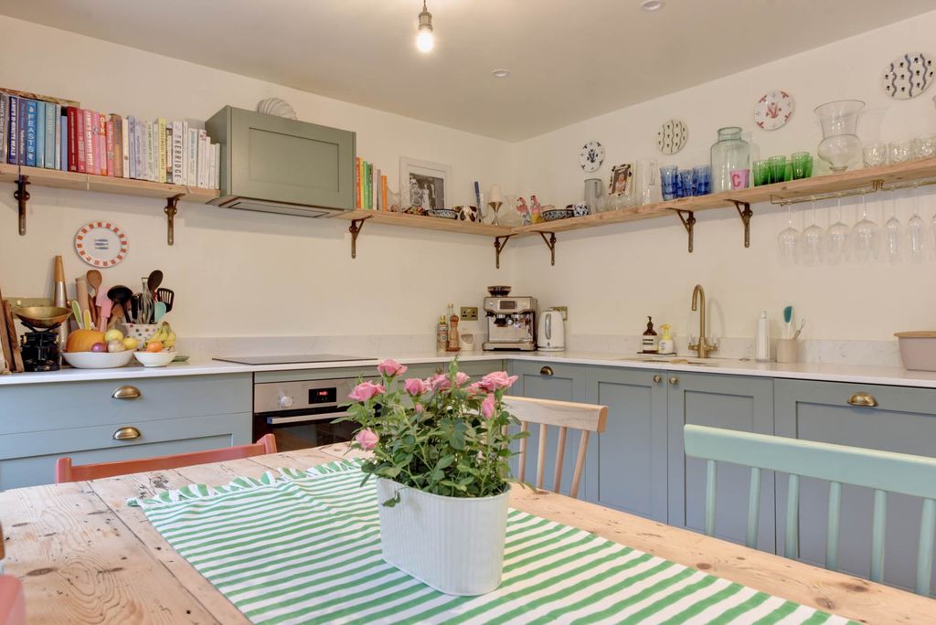 Property photo 3 of 13