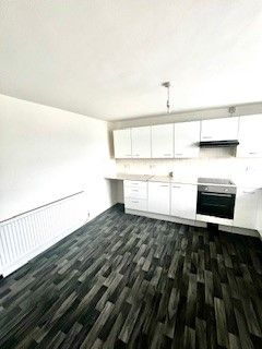 Property photo 2 of 10 Kitchen