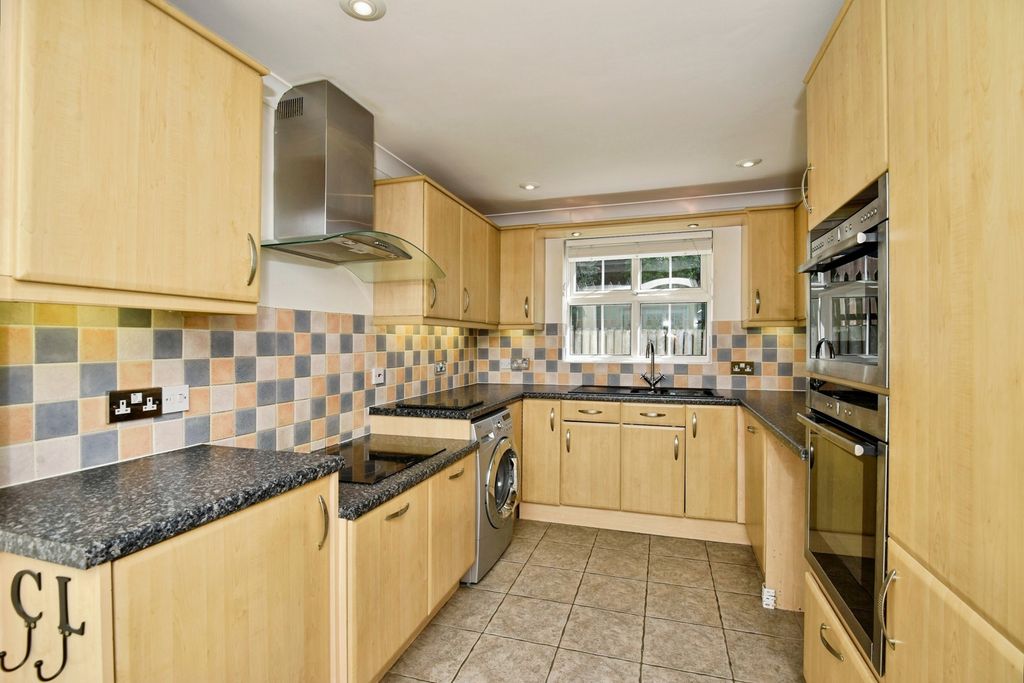Property photo 2 of 15 Photo