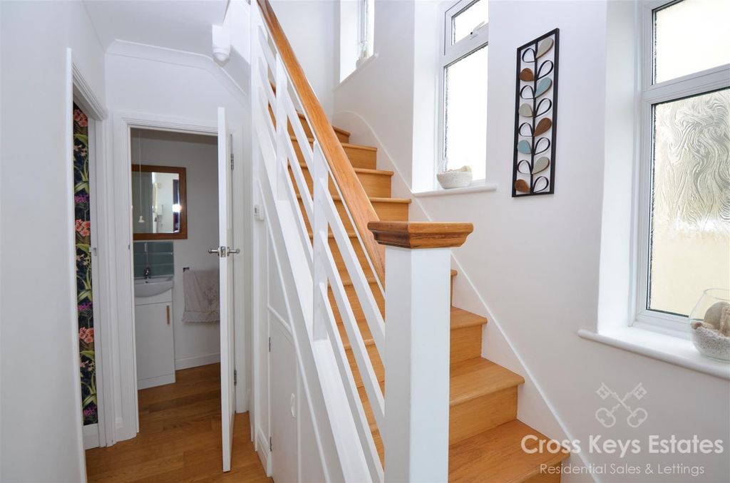 Property photo 2 of 43 Hallway