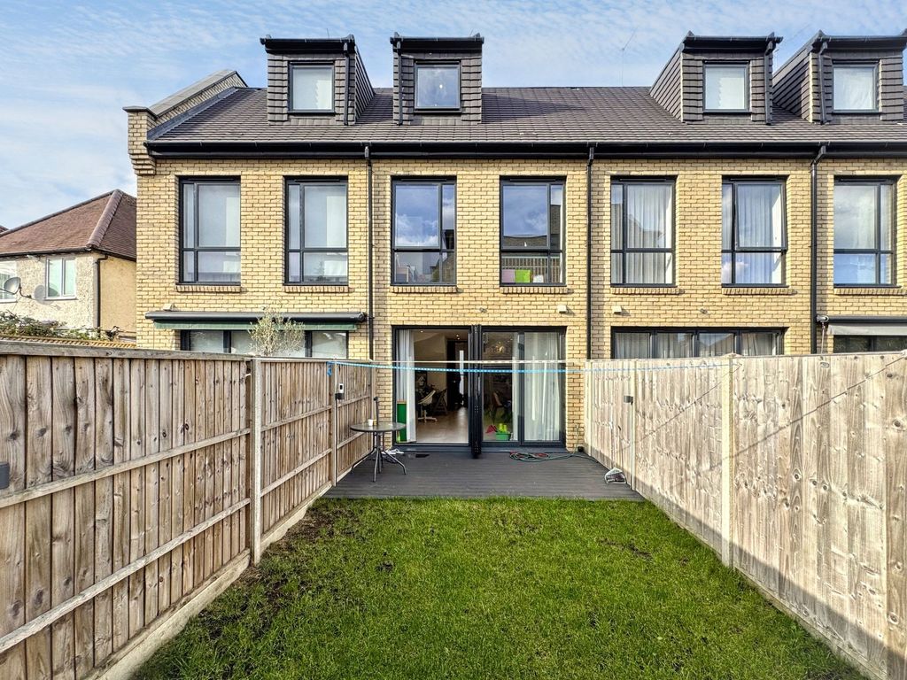 Property photo 2 of 15 Garden