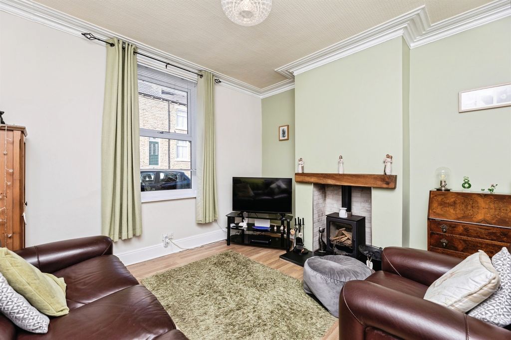 Property photo 3 of 13