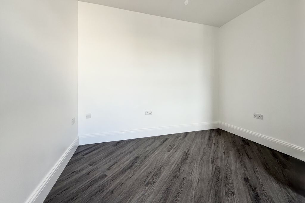 Property photo 3 of 10 3