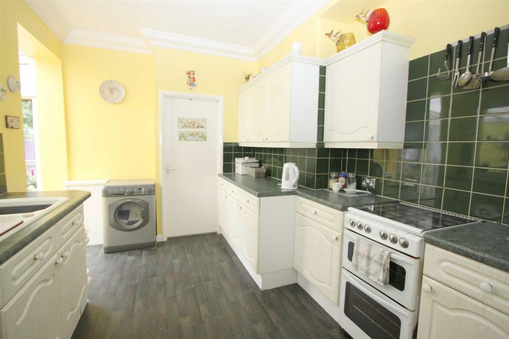 Property photo 3 of 5